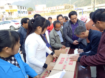 情系毛畈村，將黨建工作深入地方扶貧 